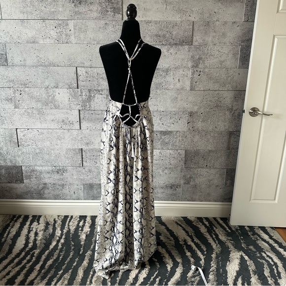 Chic Snake Print Maxi Dress - Picture 2 of 6